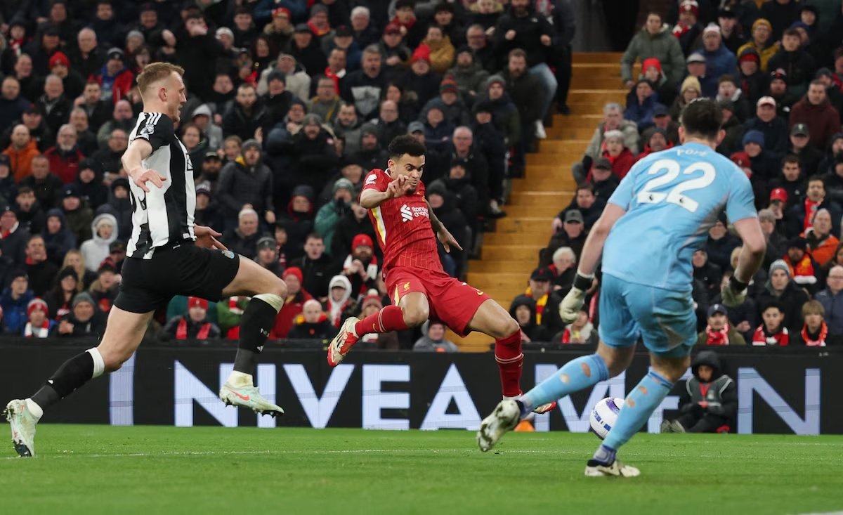 Luis Díaz se queda sin título: Newcastle vence a Liverpool en la final de la Carabao Cup