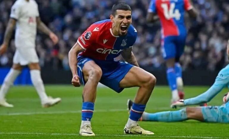 Crystal Palace aseguró al colombiano Daniel Muñoz hasta 2028