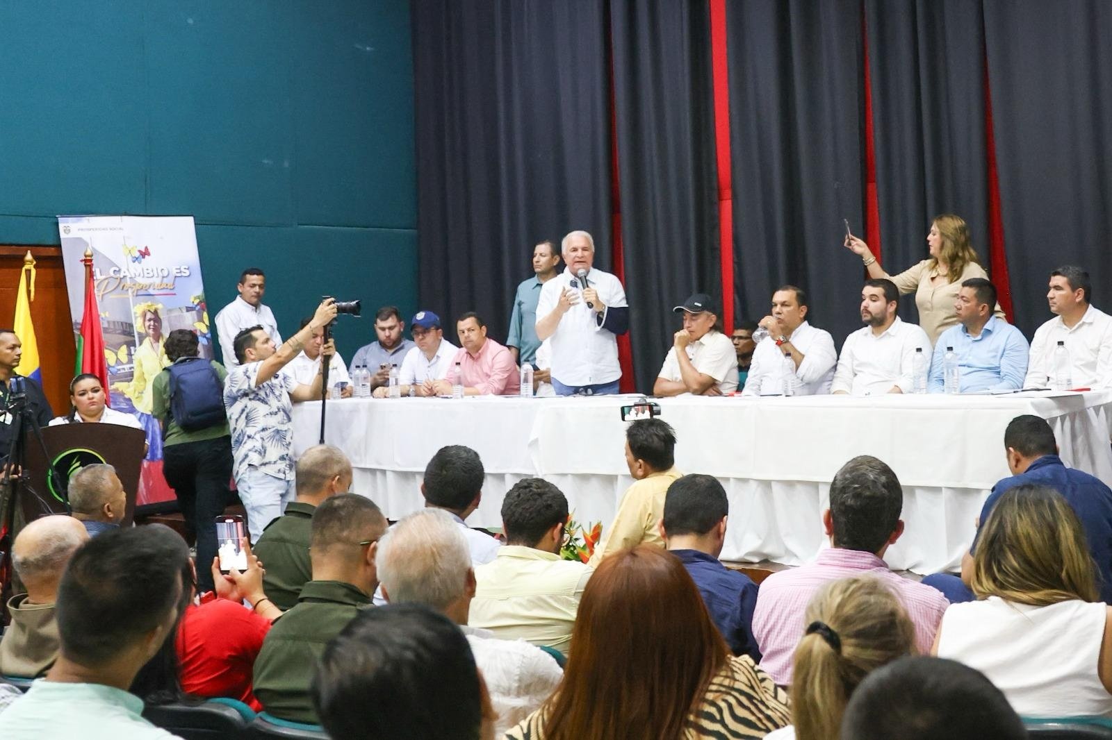 Conectividad y desarrollo: Huila lidera plan de pavimentación de vías
