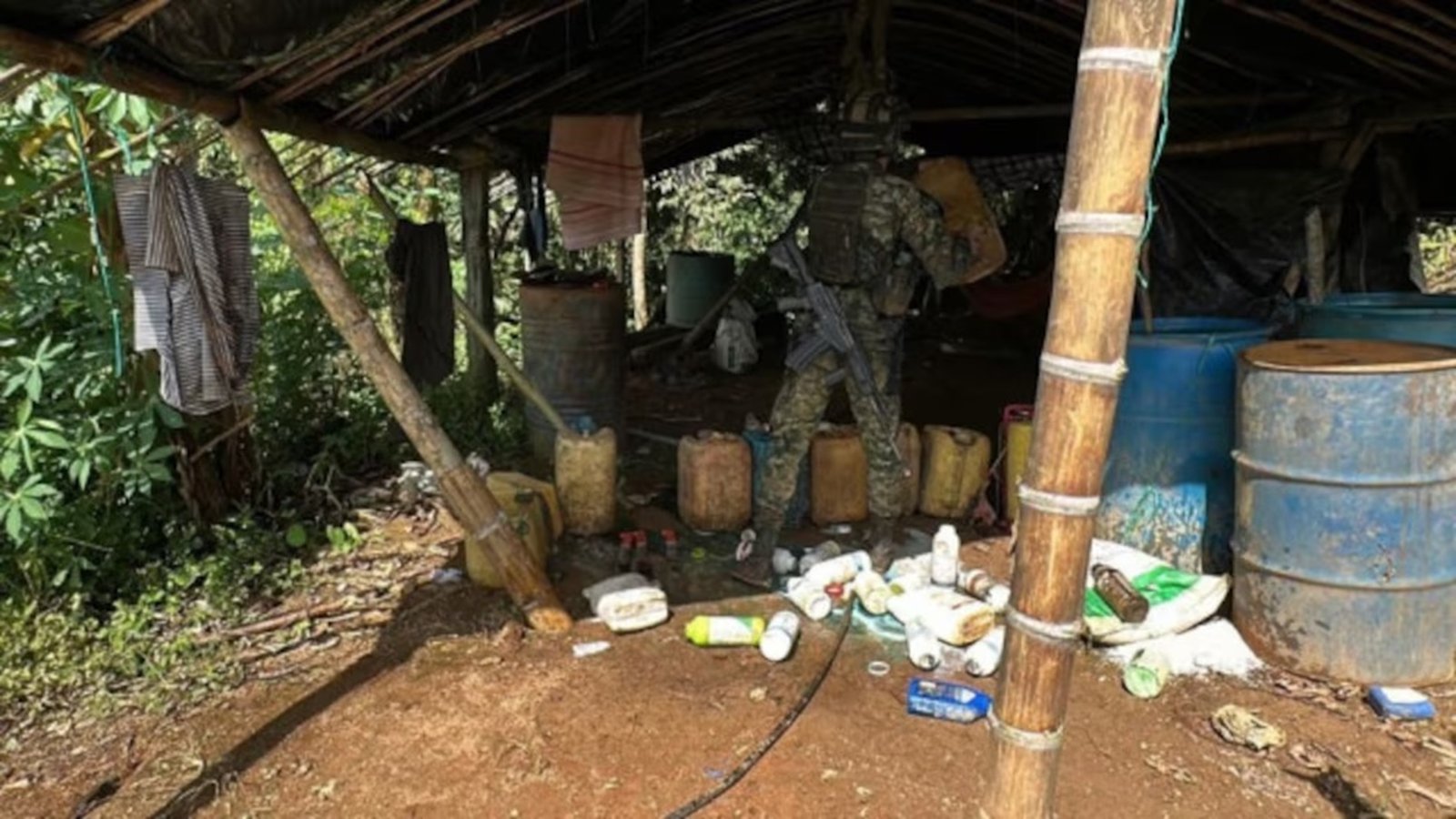 Así fue la destrucción de laboratorios del Clan del Golfo en Antioquia
