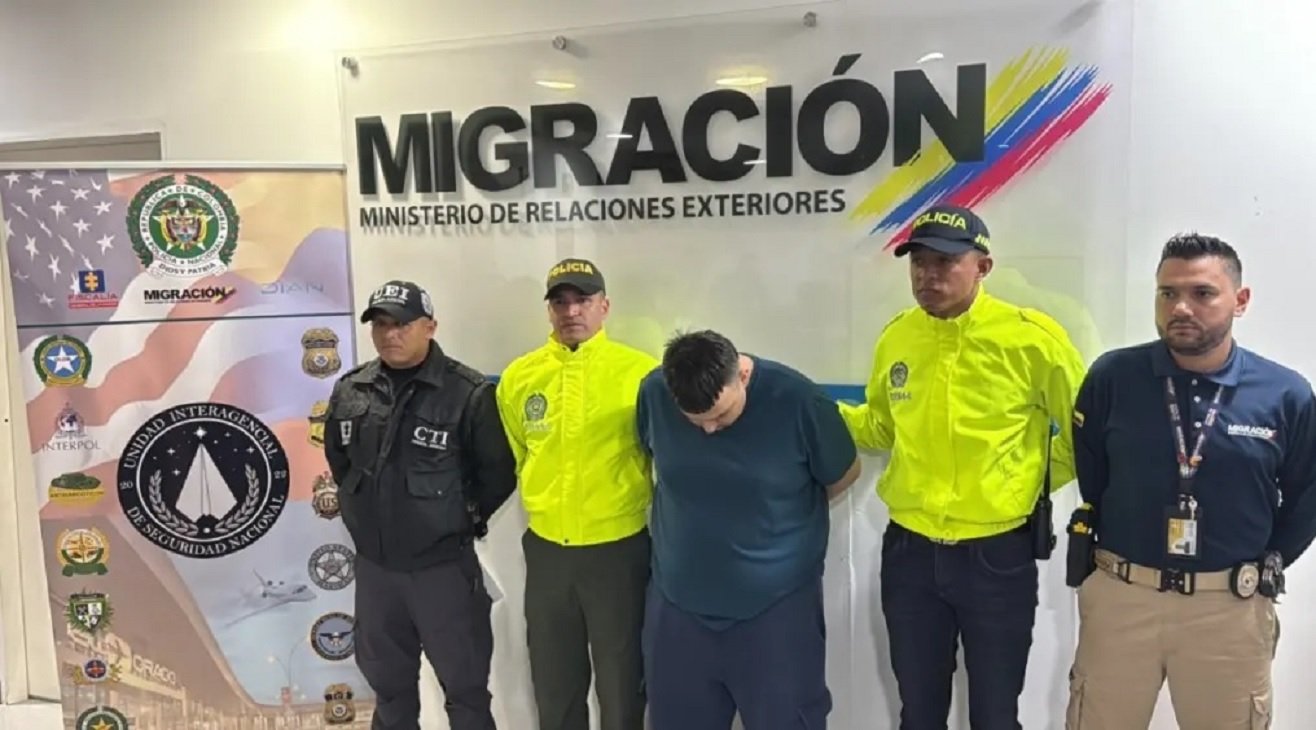 En El Dorado cae colombiano deportado de EE. UU. con circular roja de Interpol