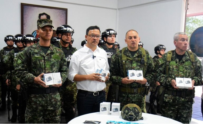 Gobernación del Huila dota al Ejército Nacional con cámaras corporales para fortalecer su capacidad operativa