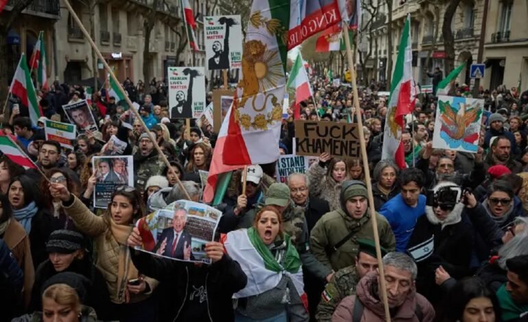 Irán enfrenta una escalada de violencia: protestas dejan 192 muertos y un apagón informativo