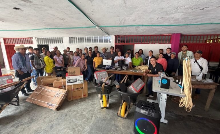 Con inversión histórica, alcalde Casagua fortalece unidades productivas de pindo en el corregimiento de San Luis