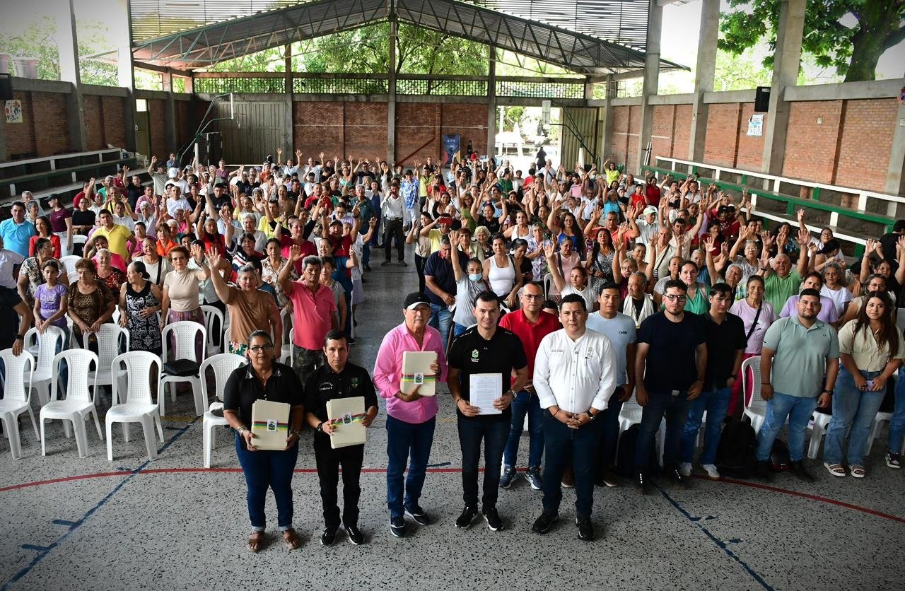 Alcalde Casagua gestiona más de $8.000 millones de pesos para mejoramientos de vivienda en Neiva