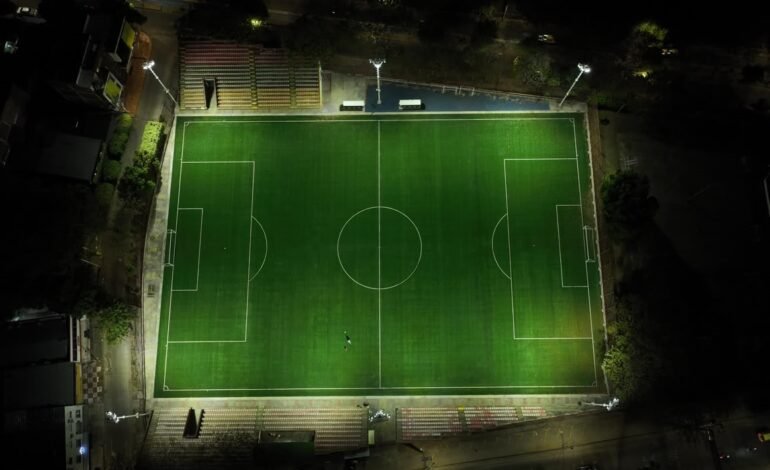 Alcalde Casagua transforma la cancha sintética de Cándido La 27